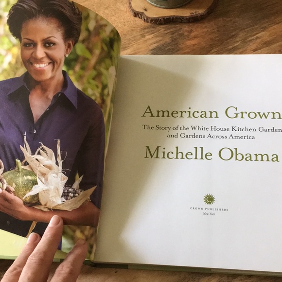 American Grown book Michelle Obama EUC - Picture 2 of 3
